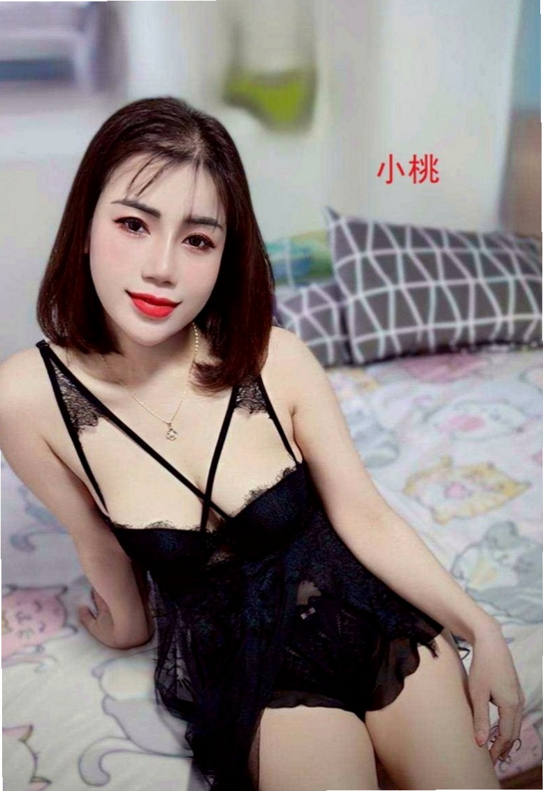 旗山八大娛樂網：家瑋 |巨乳人妻|170cm|54kg|C罩杯|24歲|床上服務不錯~~誘人火辣的身材 讓你一約就上癮~  進入她的溫柔鄉像在做美夢一樣 一切都是美倫美幻