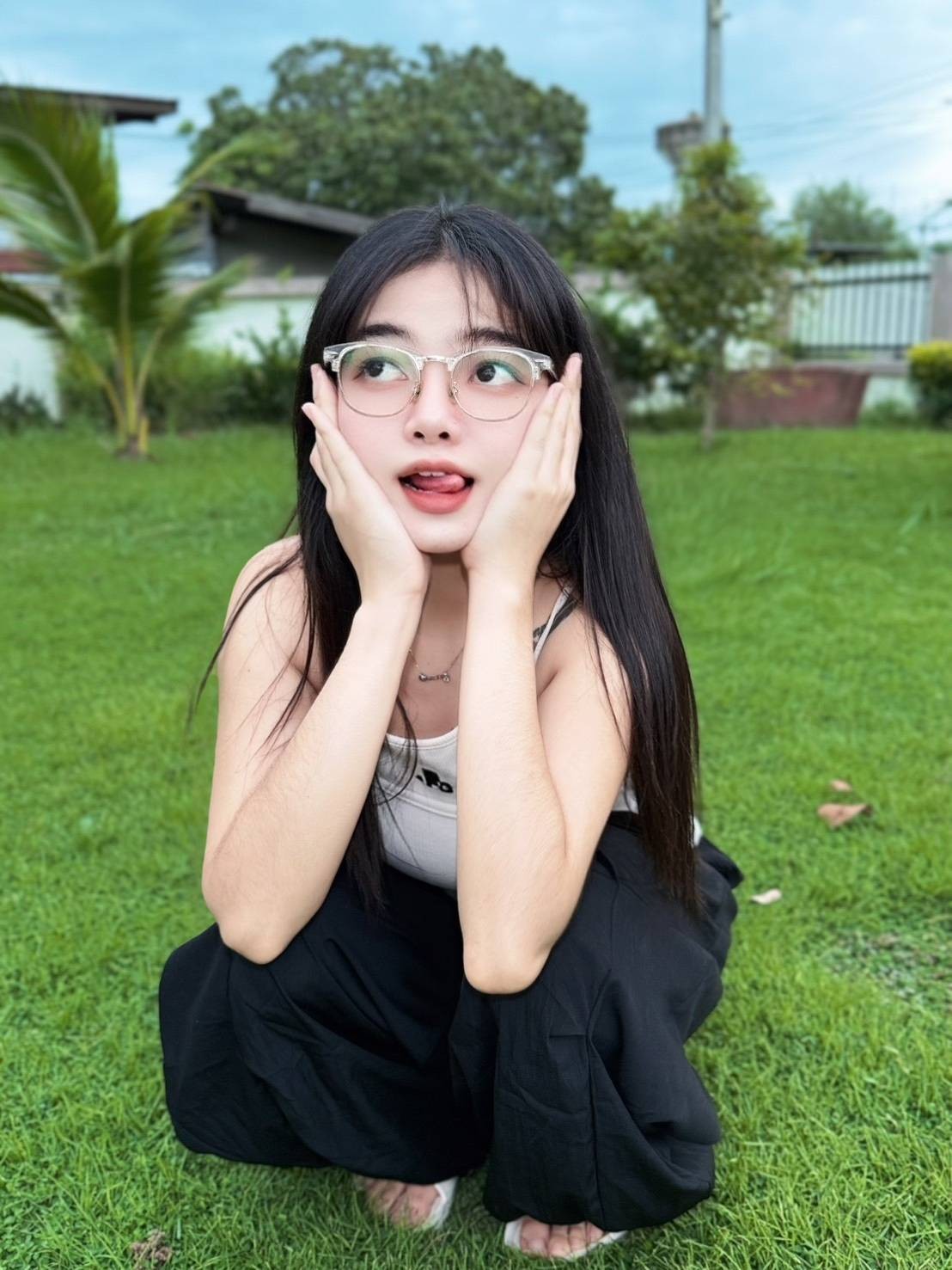 高雄苓雅區 新興區定點-屏東指壓個人工作室,台東援交妹,霄蕊💟小模164cm/48kg/D/23y,陪洗/姿勢滿分/69品鮑/攝影不露臉