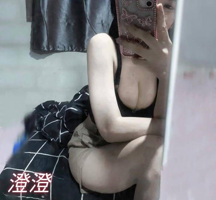 台中北區定點-雲林上門,台南JKF論壇老司機,喬君😘小模168cm/47kg/E/23y,奶泡/浪漫共浴/性感絲襪(請客人自備)/攝影露臉